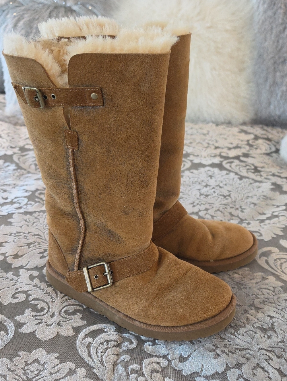 UGG Classic Tall Dylyn Boots Size 8 Distressed Bomber Buckle Womens S/N 1001204